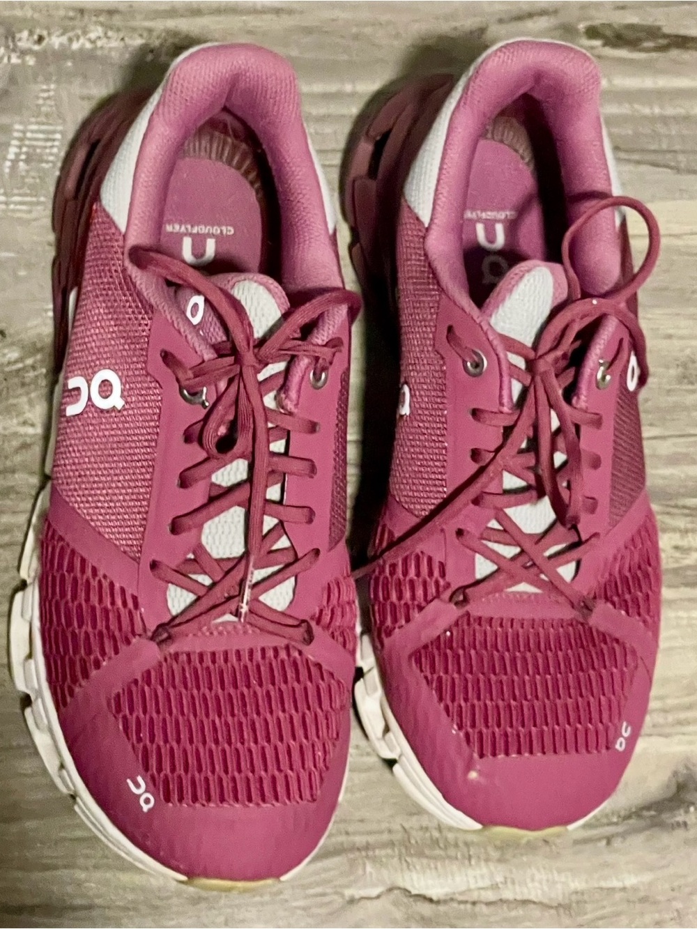 Size 8.5 On Cloudflyer tennis shoes in Magenta | Mulberry